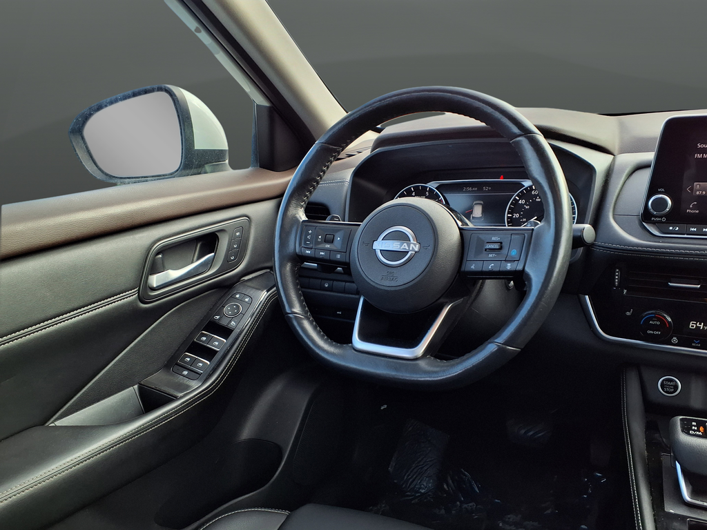 Used 2022 Pearl White Tricoat Nissan SL image 17