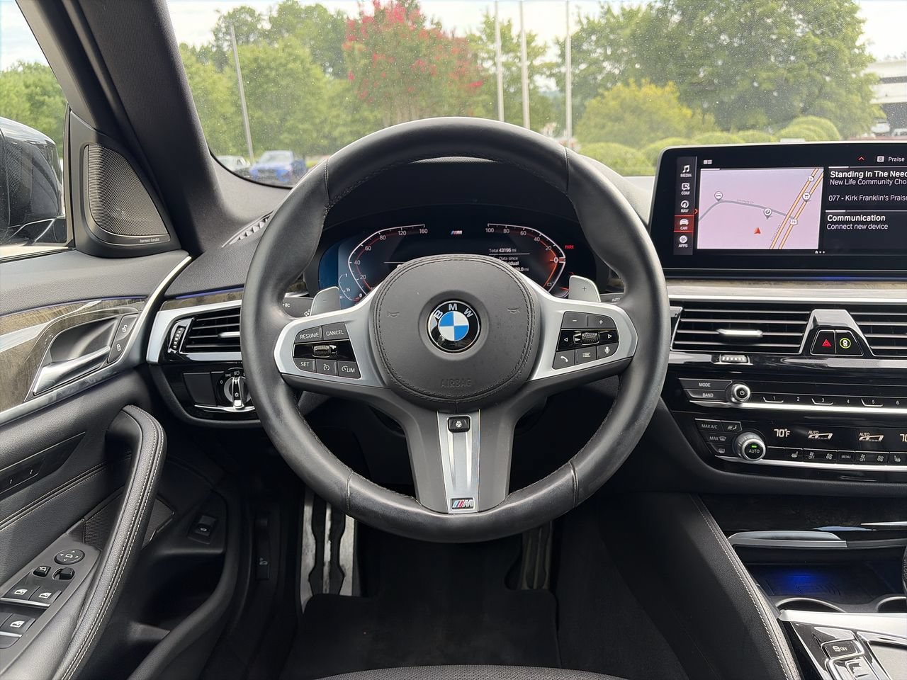 Used 2023 Black Sapphire Metallic BMW 540i image 21