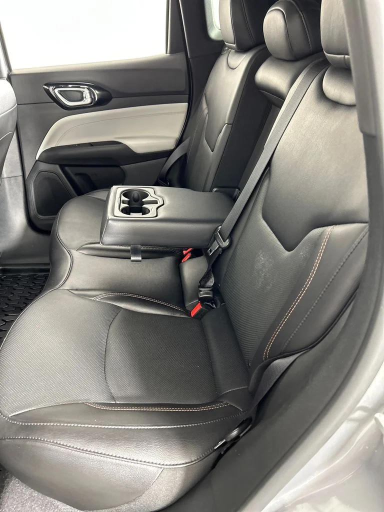 Used 2023 Silver Jeep Limited image 17
