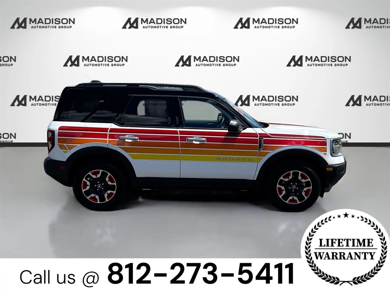 Used 2025 Oxford White Clearcoat Ford Free Wheeling image 4
