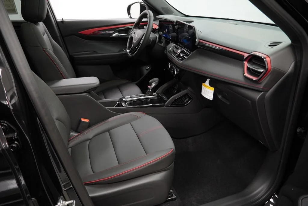 New 2026 Mosaic Black Metallic Chevrolet RS image 31