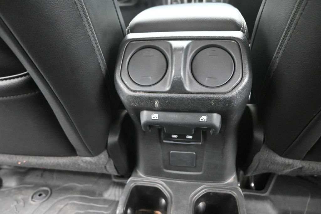 Used 2022 Green Jeep Overland image 16