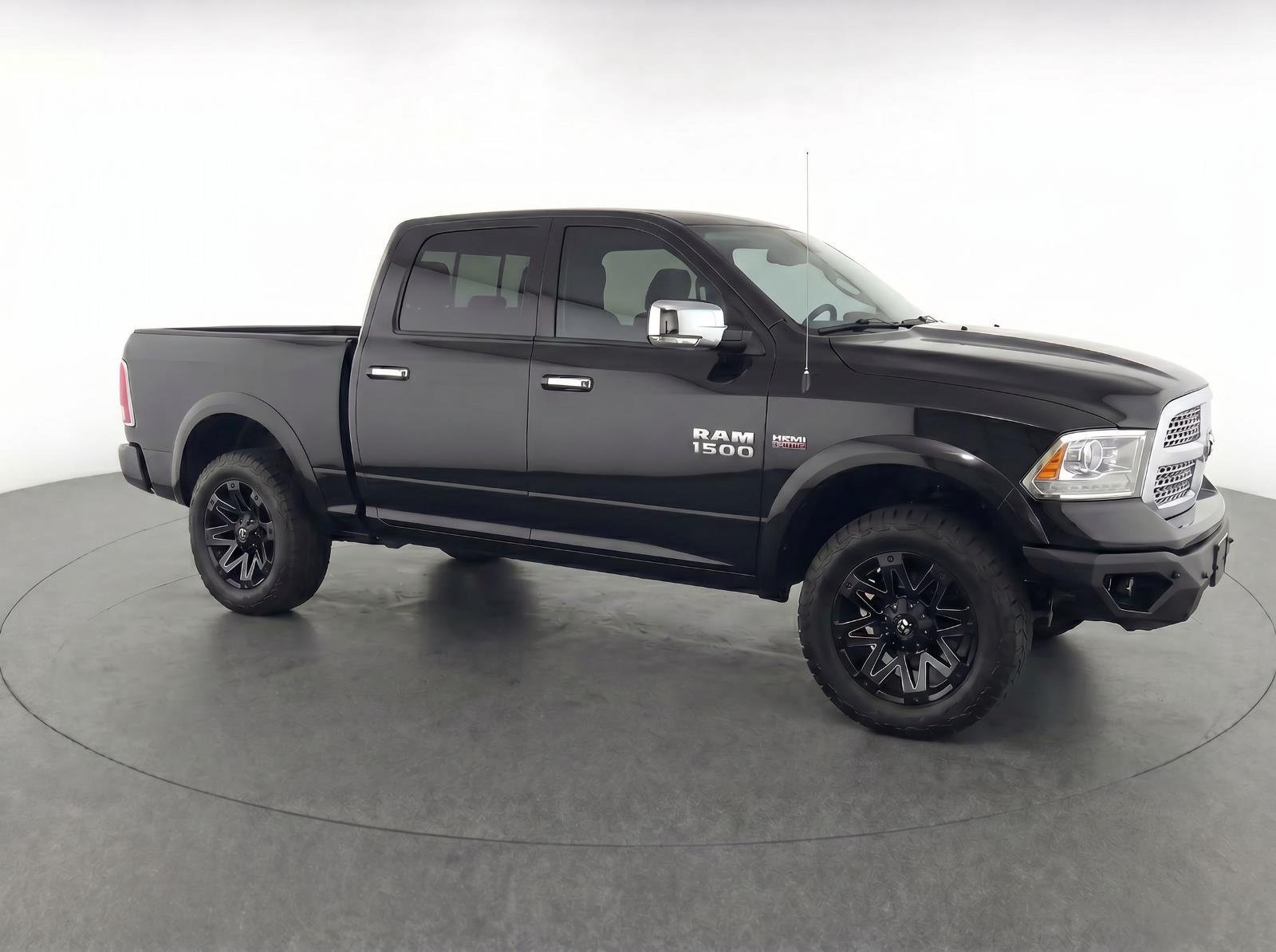 Used 2017 Brilliant Black Crystal Pearlcoat Ram Laramie image 2