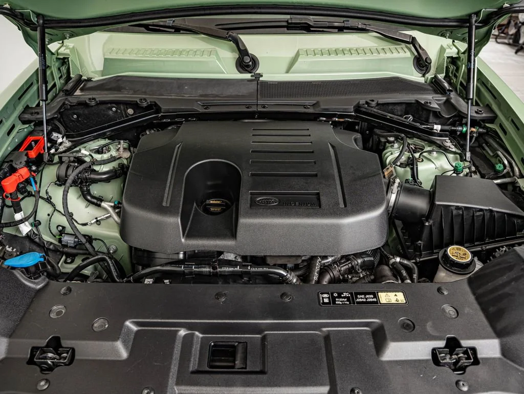 2023 Land Rover Defender 75th Edition - Photo 39