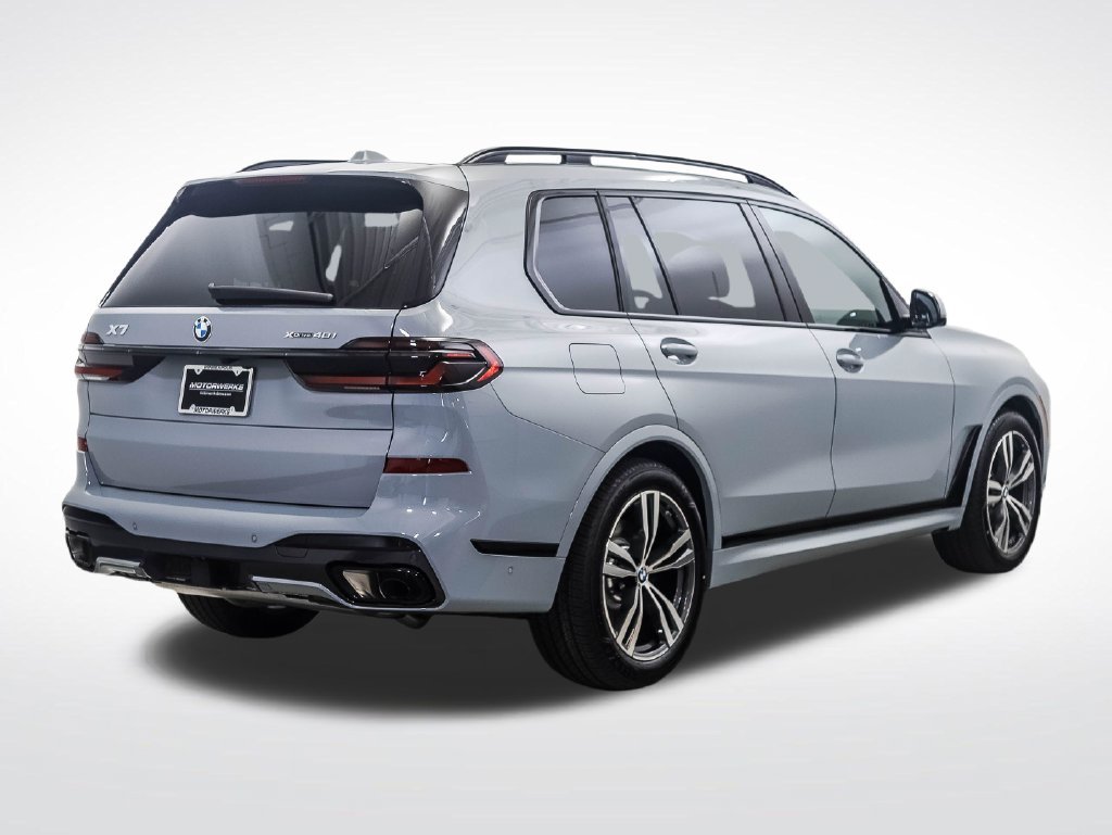 Used 2027 Gray Metallic BMW xDrive40i image 5