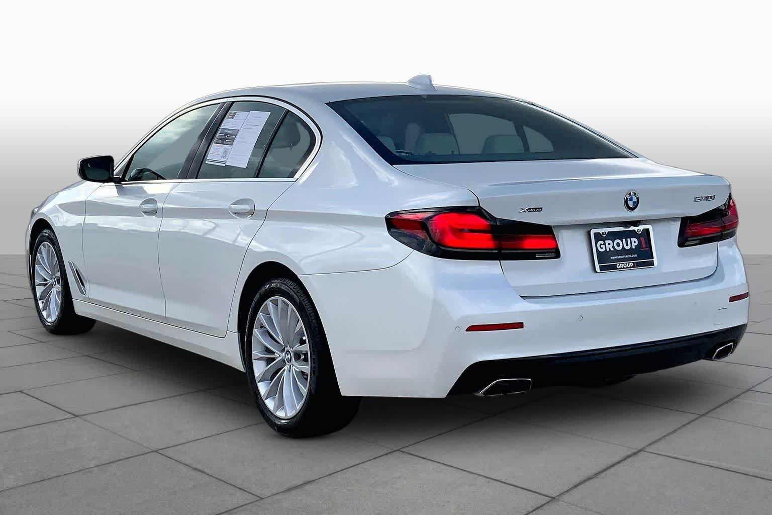 Used 2022 Alpine White BMW 530i xDrive image 12