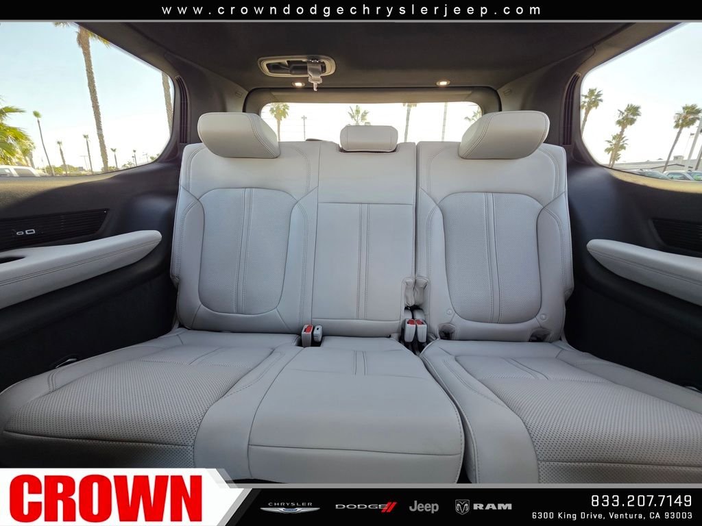 New 2026 Baltic Gray Metallic Clearcoat Jeep Summit Obsidian image 19