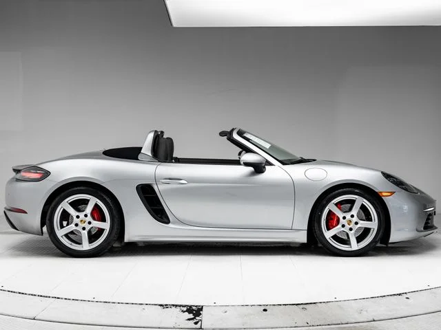 Certified Used 2017  Porsche S image 34
