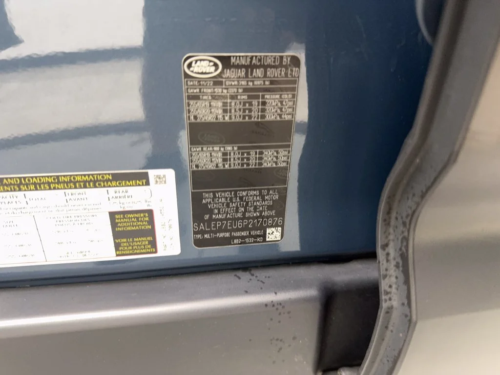 Used 2023 Blue Land Rover SE image 89