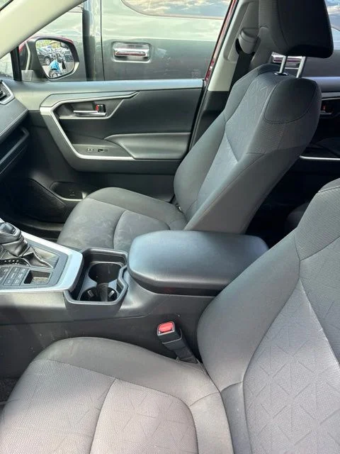 Used 2019 Red Toyota XLE image 3