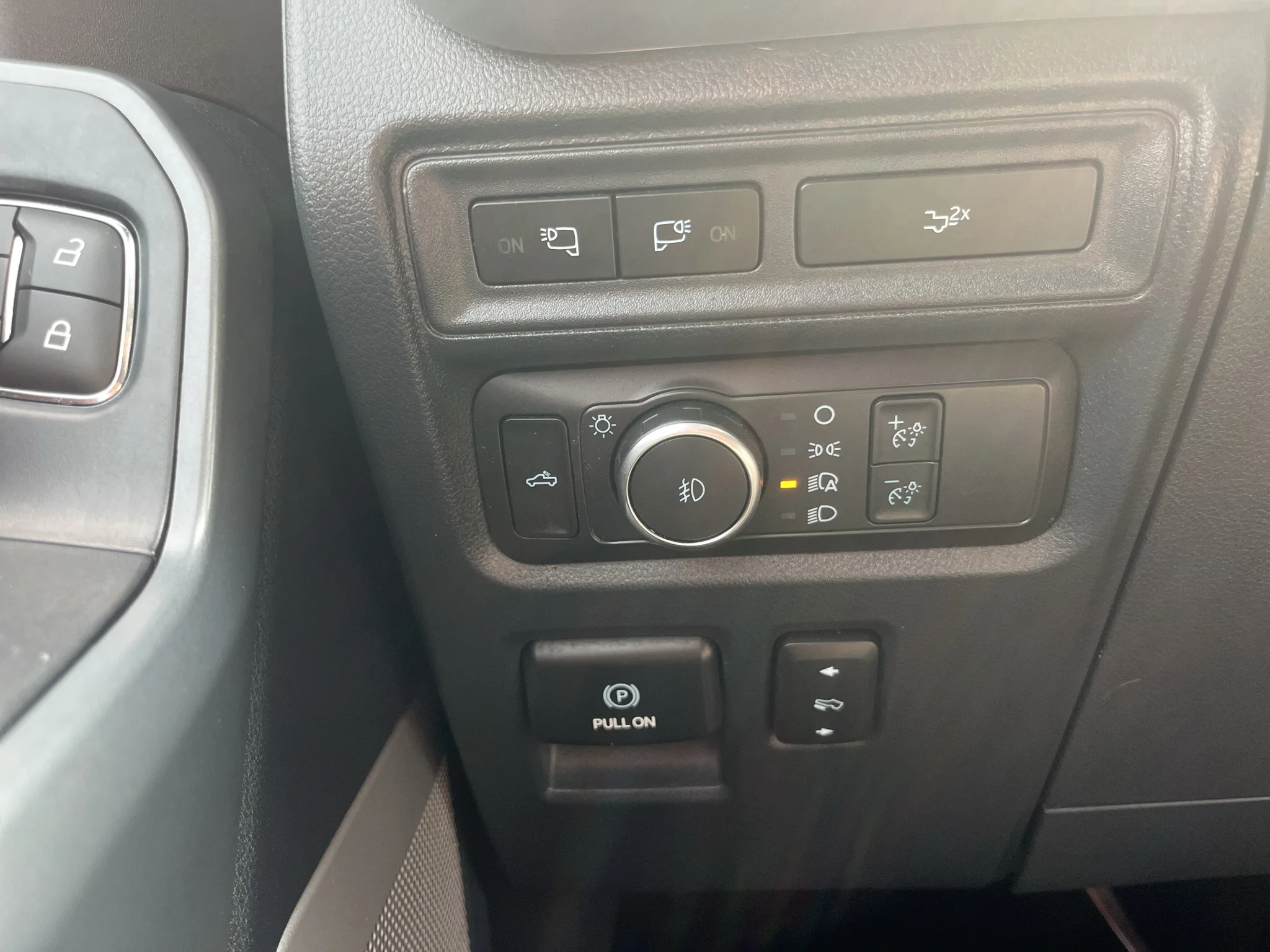 Used 2022 Agate Black Metallic Ford LARIAT image 16