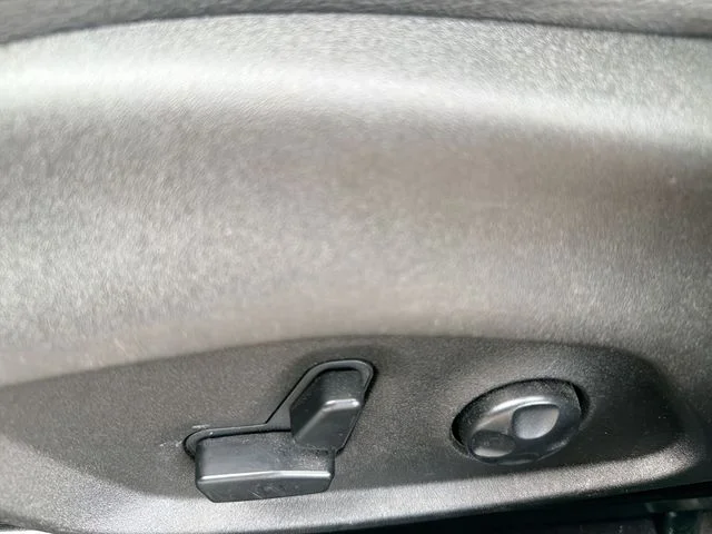 Used 2018 White Jeep Limited image 15