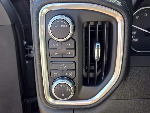 Used 2020 Gray GMC SLE image 28