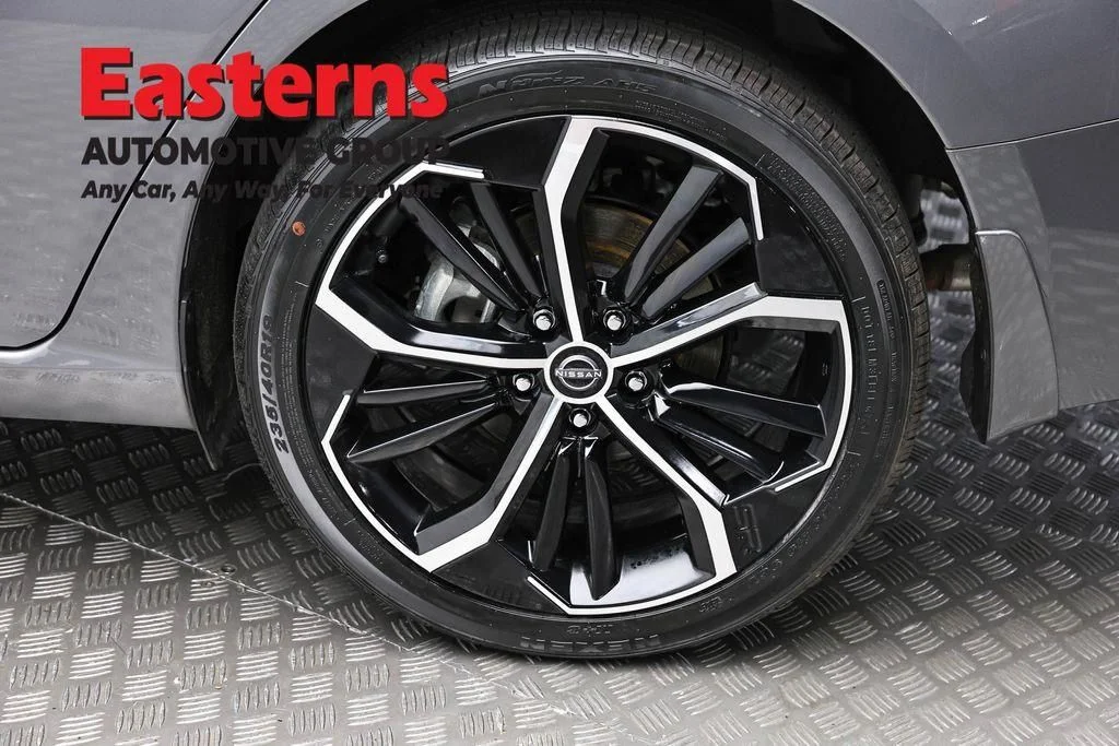 Used 2025 Gray Nissan 2.5 SR image 9