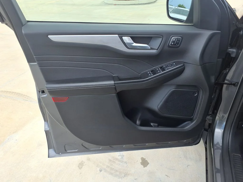 Used 2025 Gray Ford Platinum image 13