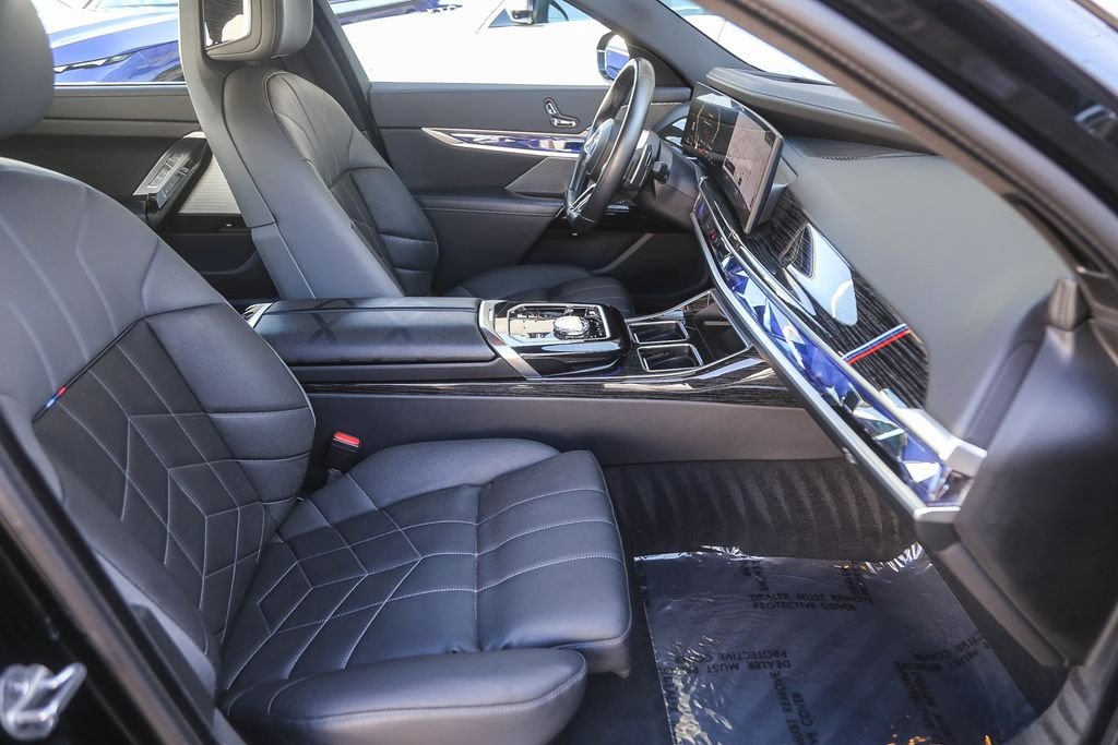 2024 BMW 7 Series 760i - Photo 13