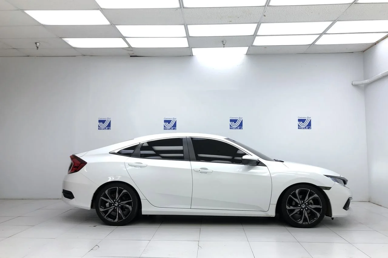 Used 2020 Platinum White Pearl Honda Sport image 9