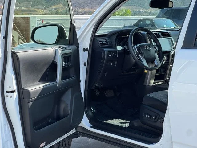 Used 2020 White Toyota SR5 image 8