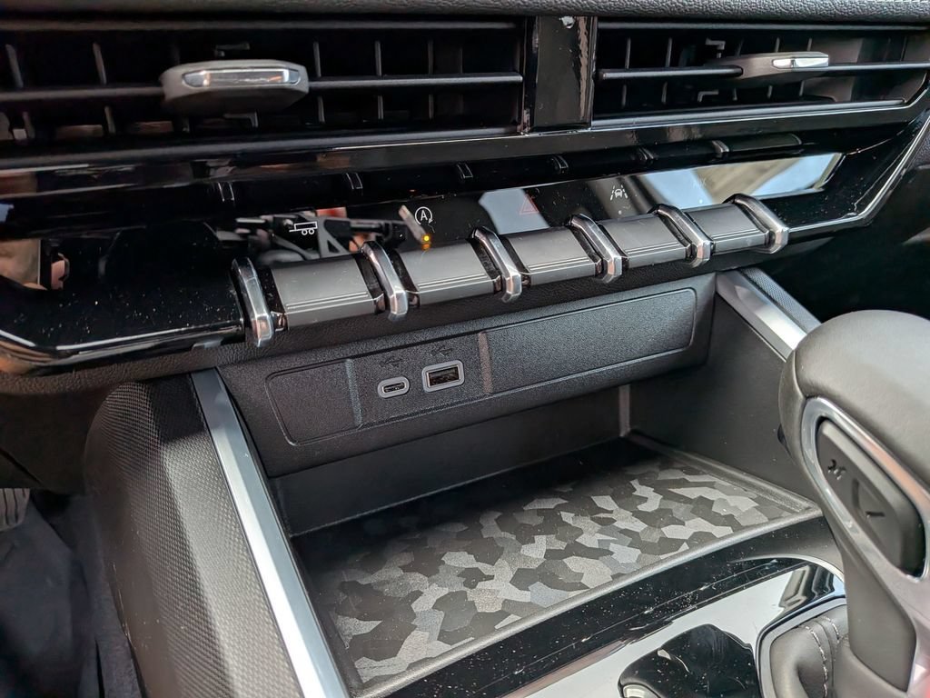 2026 Chevrolet Colorado LT - Photo 18