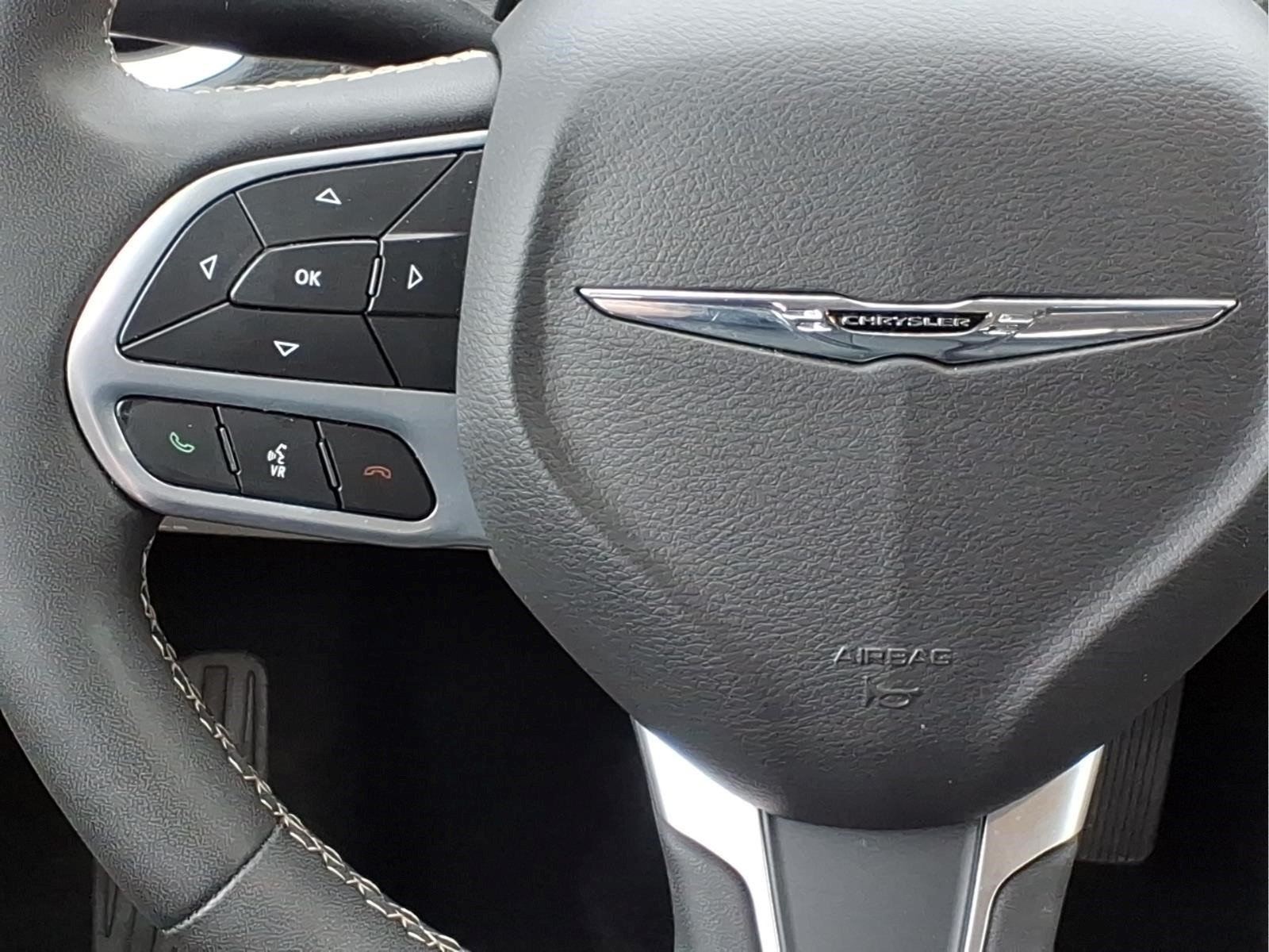 Used 2024 Silver Chrysler Touring L image 10