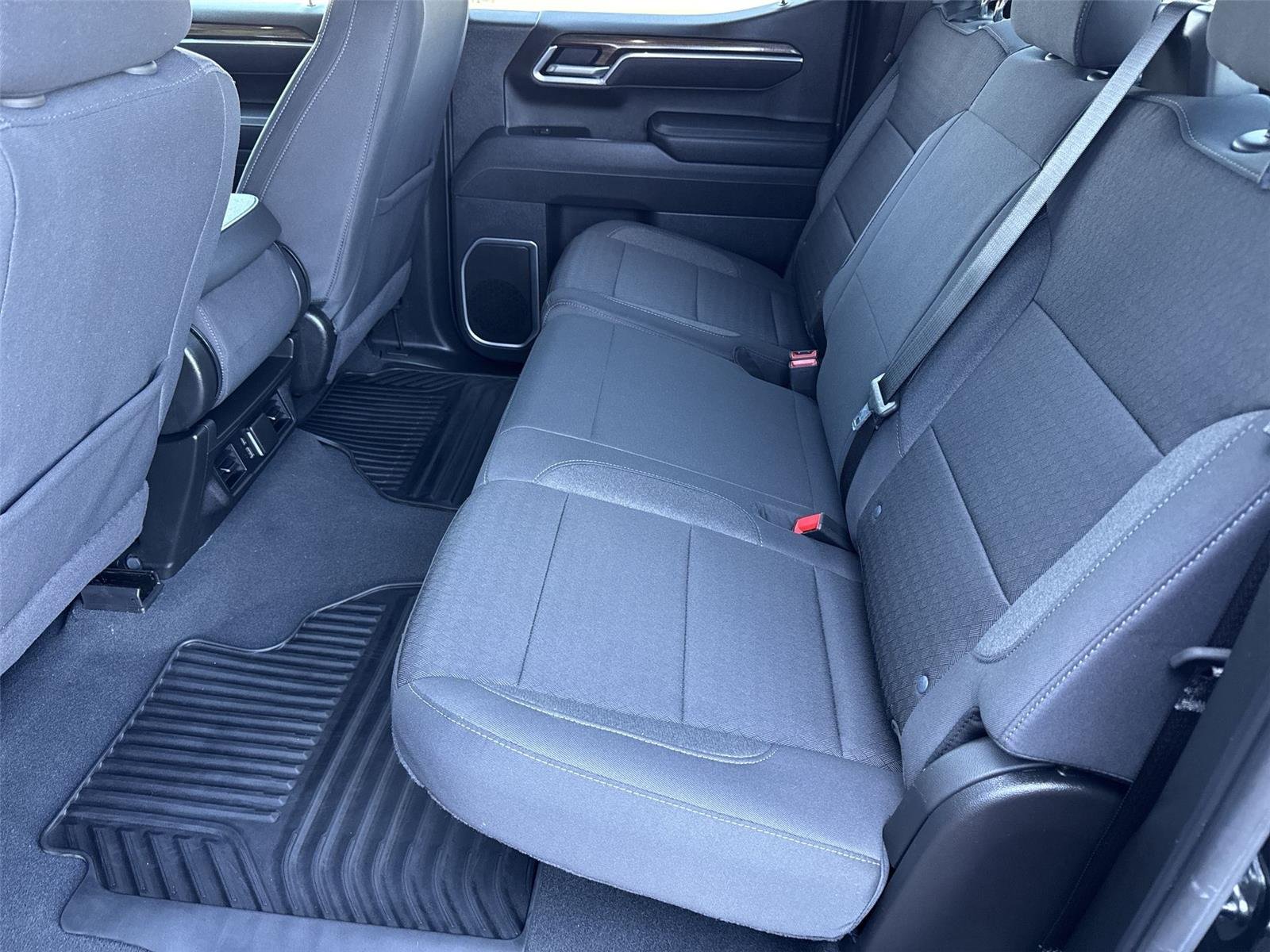 2025 Chevrolet Silverado 1500 LT - Photo 30