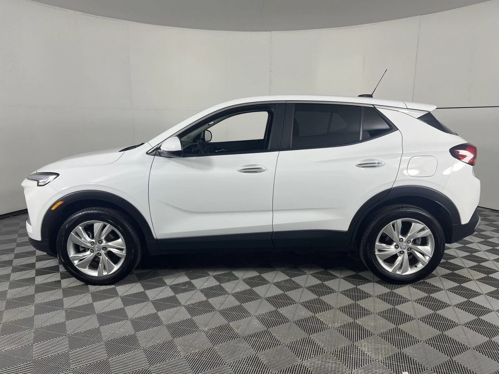 Used 2026 Summit White Buick Preferred image 7