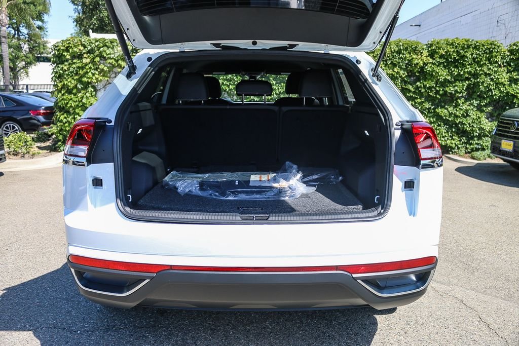 New 2026 White Volkswagen 2.0T SE image 18