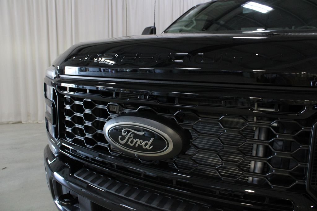 New 2026 Agate Black Metallic Ford XLT image 33