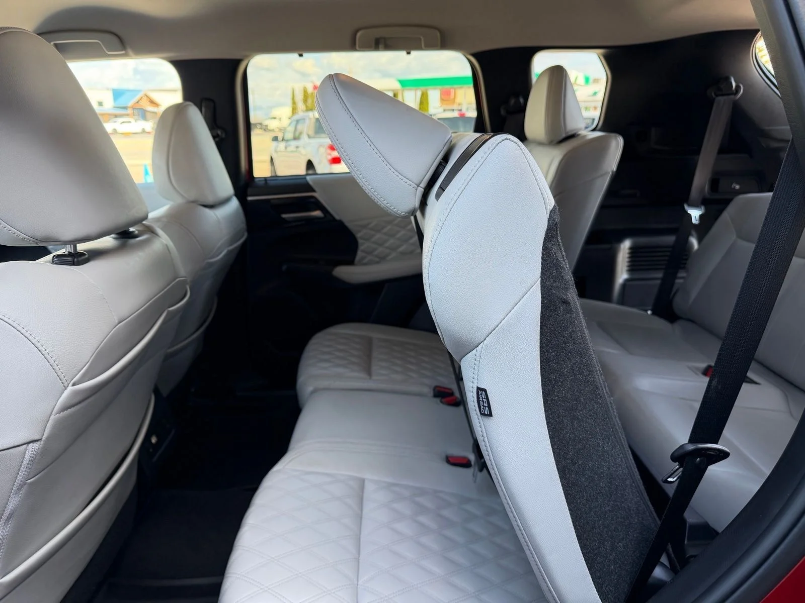 Used 2024 Silver Mitsubishi SEL image 25