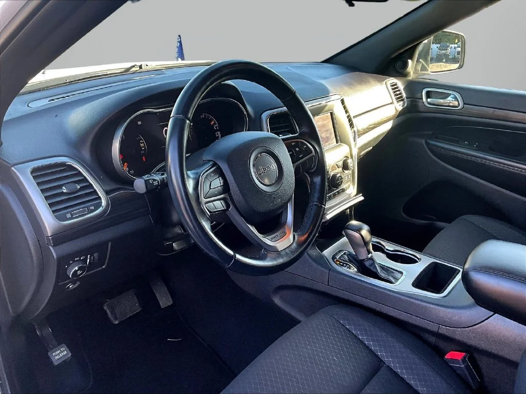 Used 2021 White Jeep Laredo E image 19