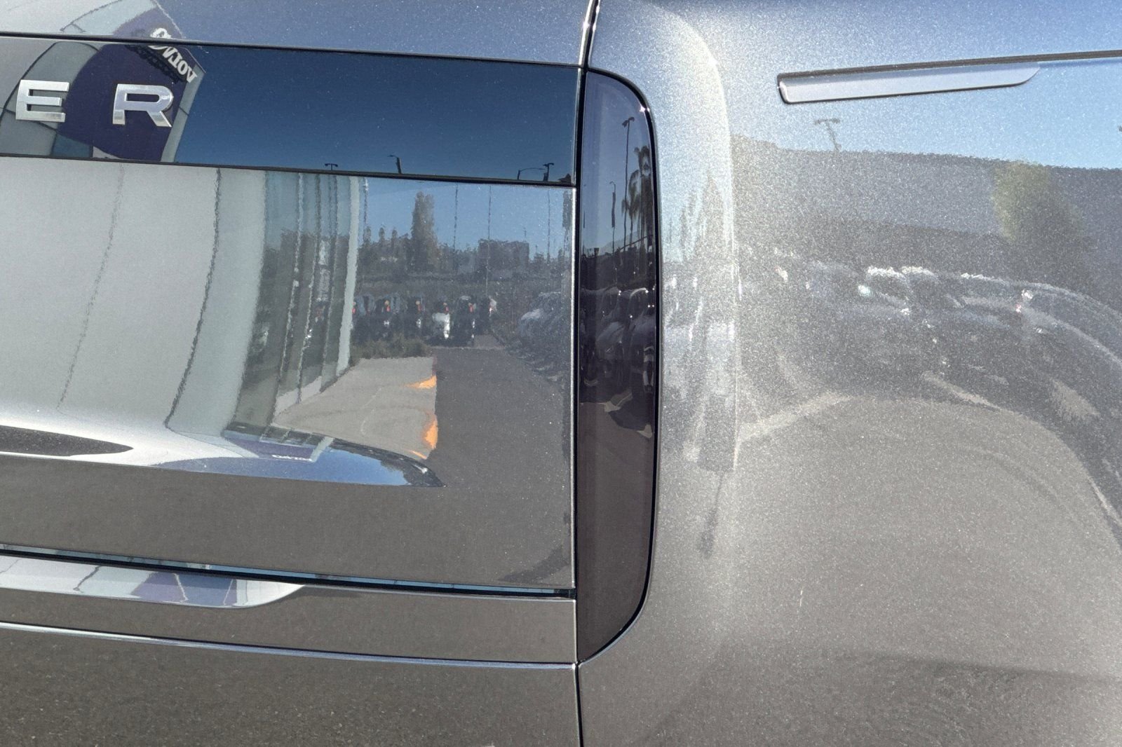 New 2026 Carpathian Grey Land Rover SE image 34