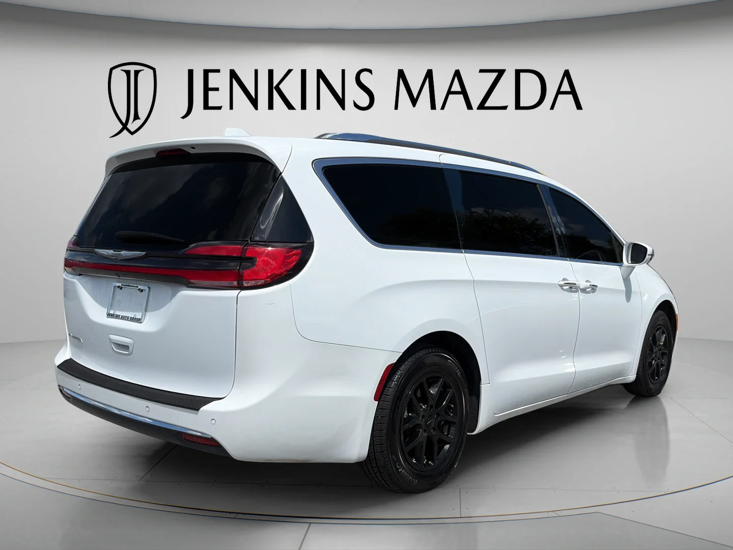 Used 2021 Bright White Clearcoat Chrysler Touring L image 7