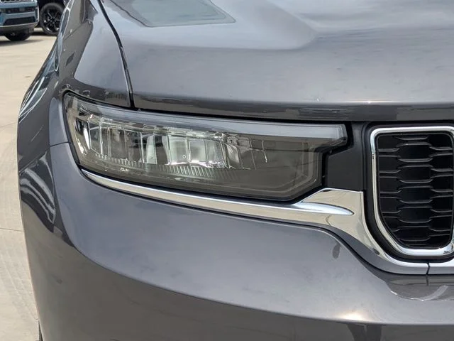 New 2026 Baltic Gray Metallic Clear-Coat Exterior Paint Jeep Laredo X image 9
