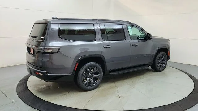 New 2026 Baltic-Gray Metallic Clear-Coat Exterior Paint Jeep Limited Altitude image 10