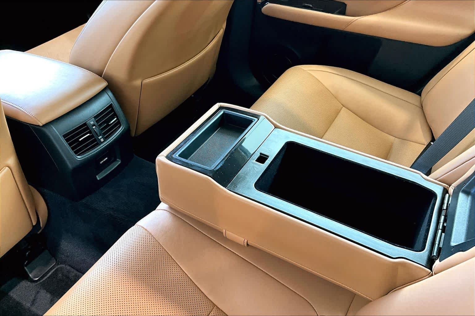Used 2013 Liquid Platinum Lexus  image 33