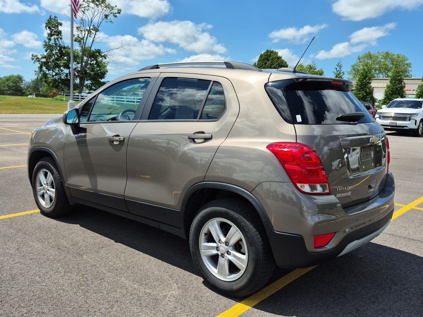 Used 2022 Stone Gray Metallic Chevrolet LT image 7