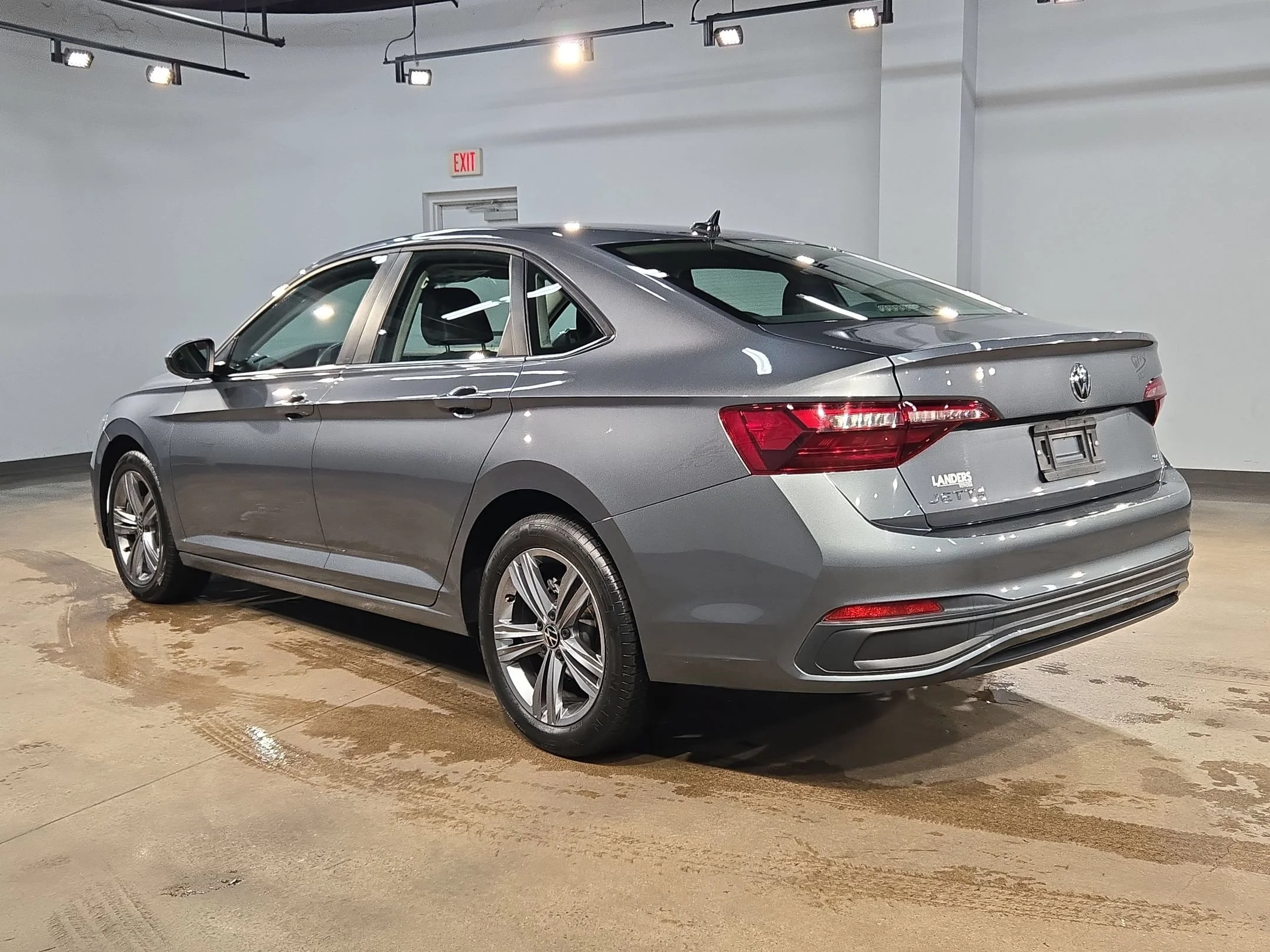 Used 2024 Platinum Gray Metallic Volkswagen SE image 5