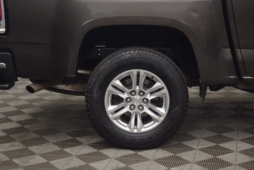 Used 2019 Smokey Quartz Metallic GMC SLE1 image 29