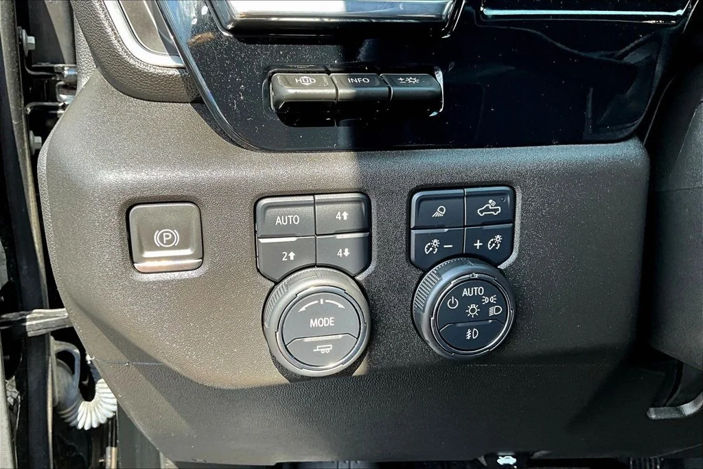 Used 2024 Black Chevrolet High Country image 16