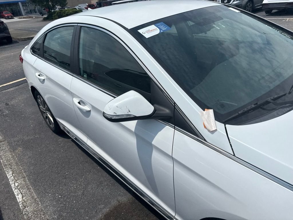 Used 2016 White Hyundai Sport image 3