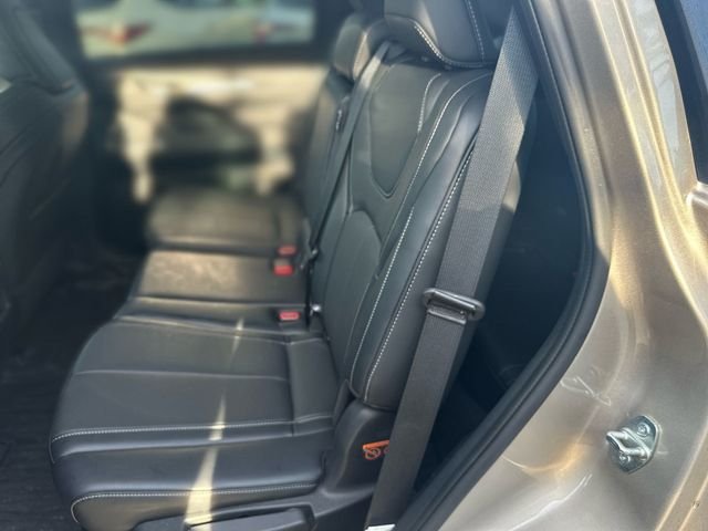 Used 2023 Silver INFINITI LUXE image 25