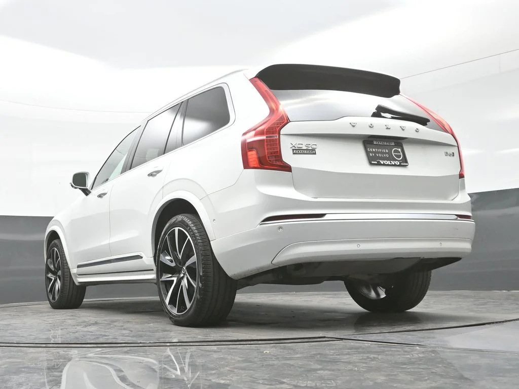 Certified Used 2024 Crystal White Volvo Plus image 26