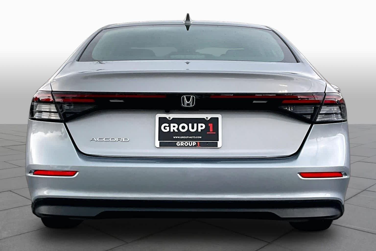 Used 2023 Lunar Silver Metallic Honda EX image 5