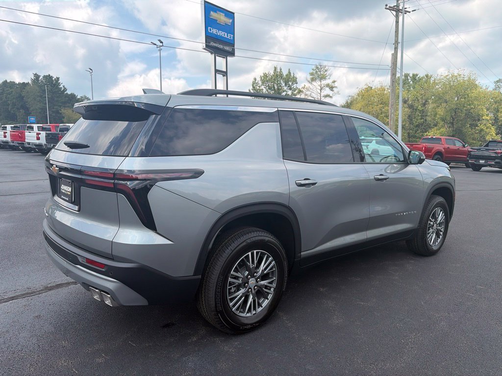 2027 Chevrolet Traverse LT - Photo 8