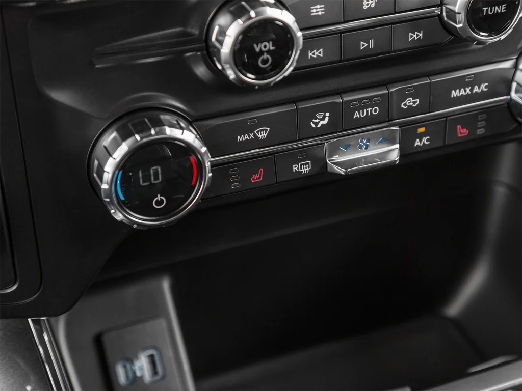 Used 2022 White Ford XLT image 48
