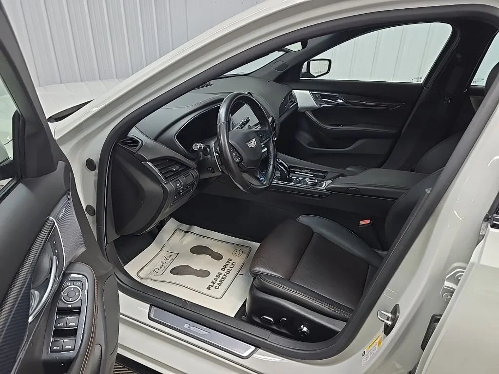Used 2023 White Cadillac V-Series image 32