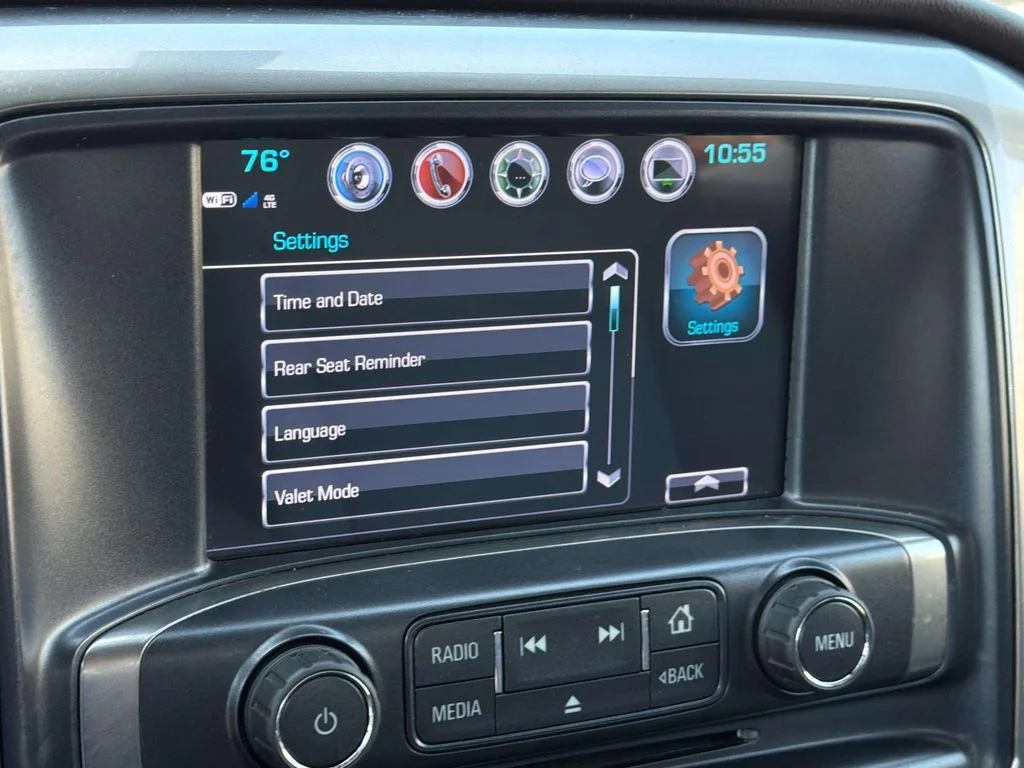 Used 2018 Summit White Chevrolet LT image 23