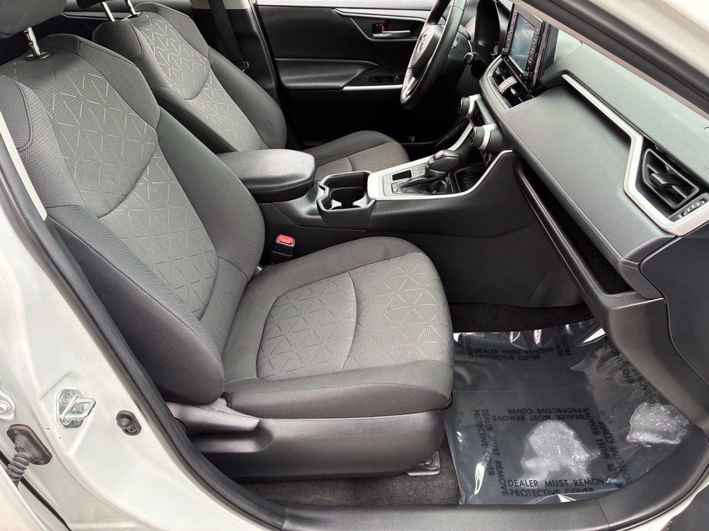 Used 2020 White Toyota XLE image 30