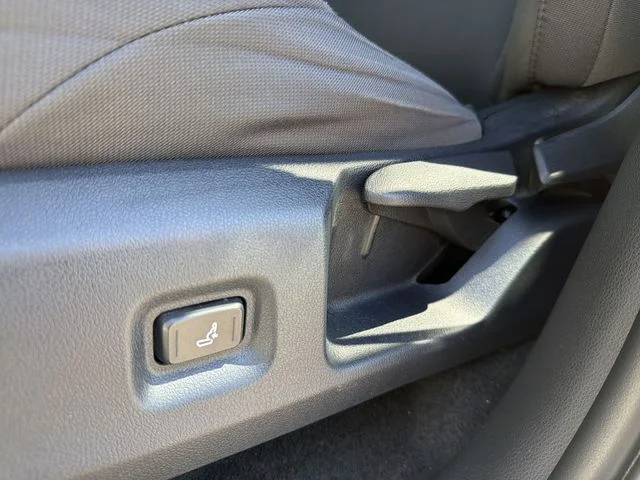 Used 2025 White Toyota SR5 image 12