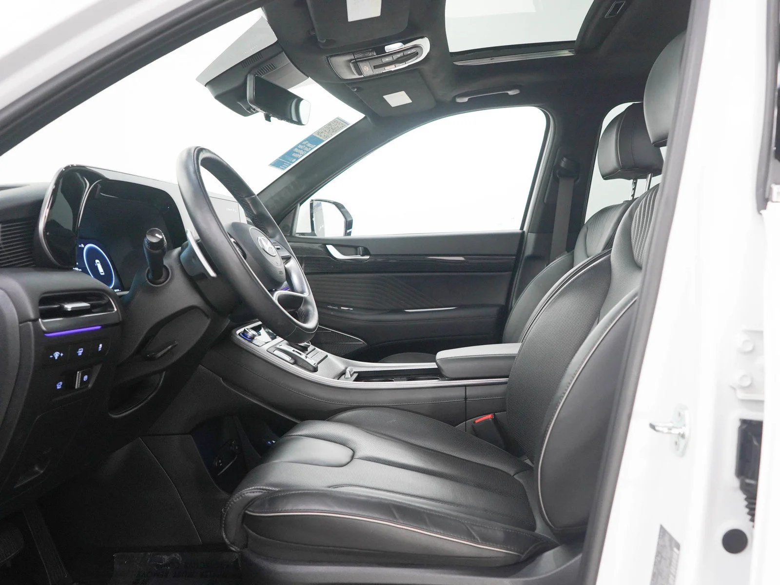 Used 2024 Hyper White Hyundai Calligraphy image 23